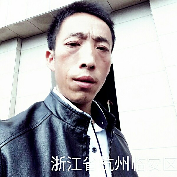 忧虑服饰的照片