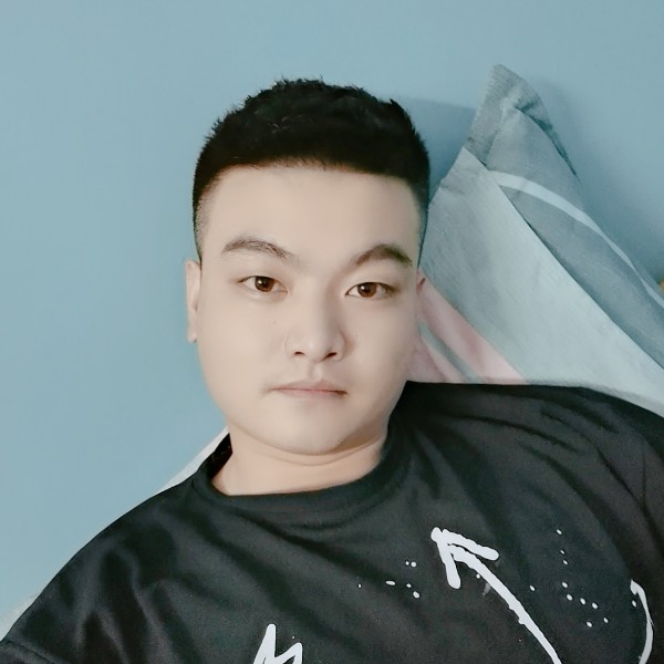 浅唱挽手面包的照片