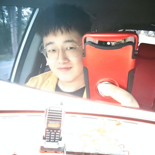 龙非夜的照片