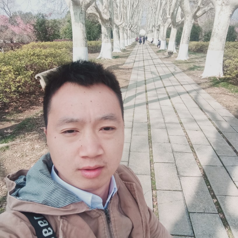 魁梧凉城的照片