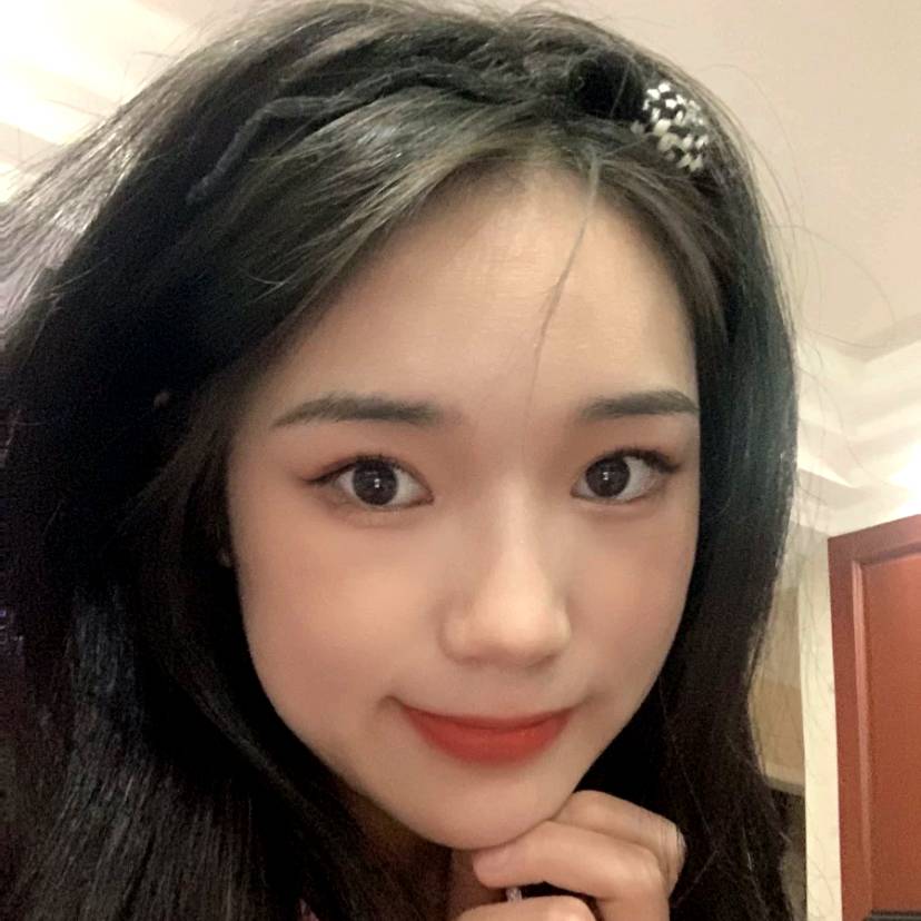 落寂草莓的照片