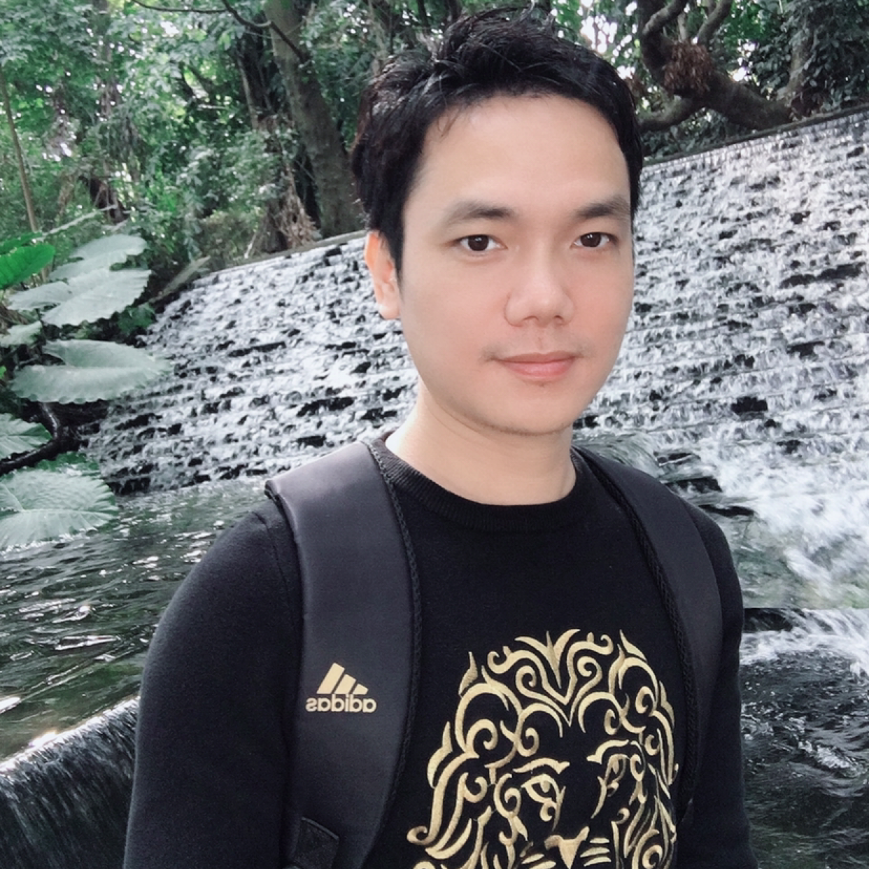 甜甜闻红尘的照片