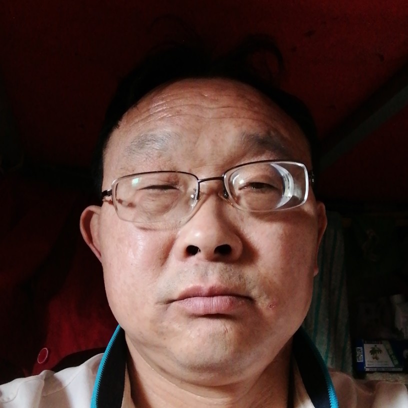 霓裳尊敬的照片