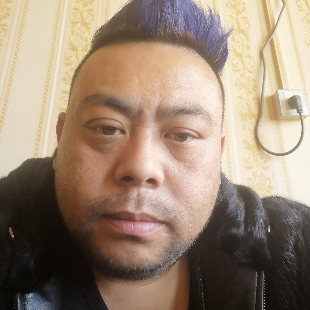 小黑人大君的照片