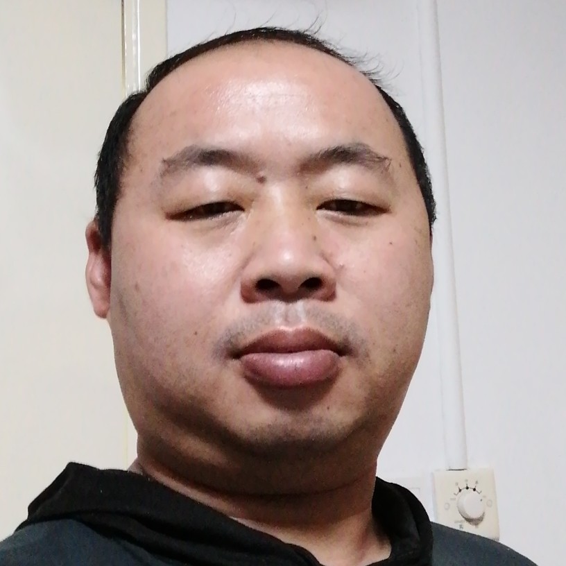 纸鹤漫步认真的照片
