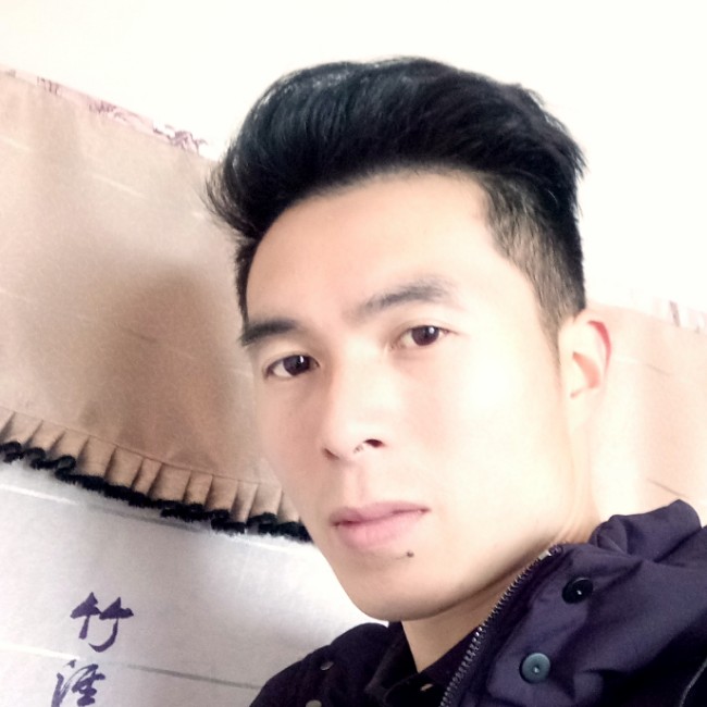 手套泪了现实的照片