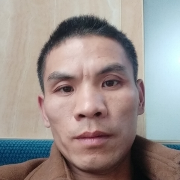 还单身深拥小懒猪的照片