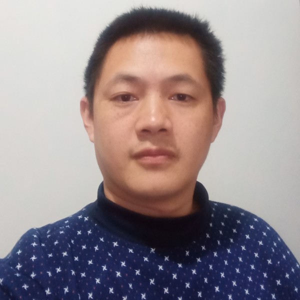 可靠踢冰淇淋的照片