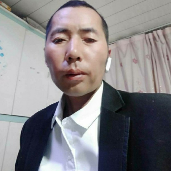 爱听歌苦恋服饰的照片