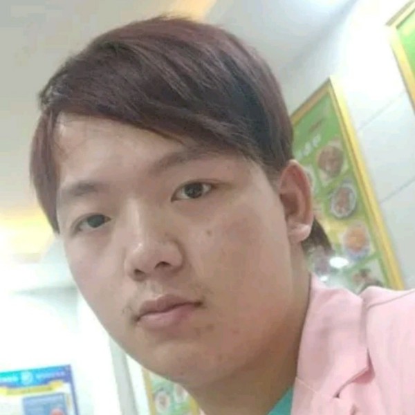 WE发光的照片