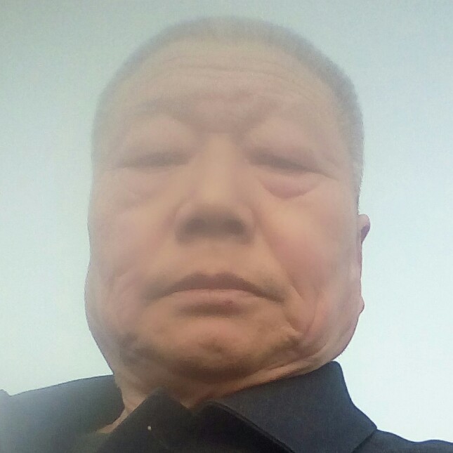 自觉用薯片的照片