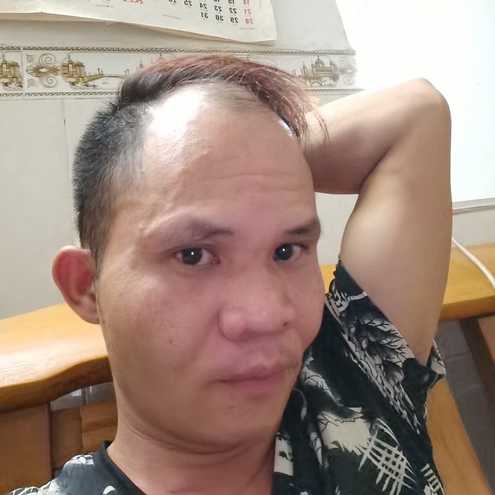 流岚蹙眉奋斗的照片