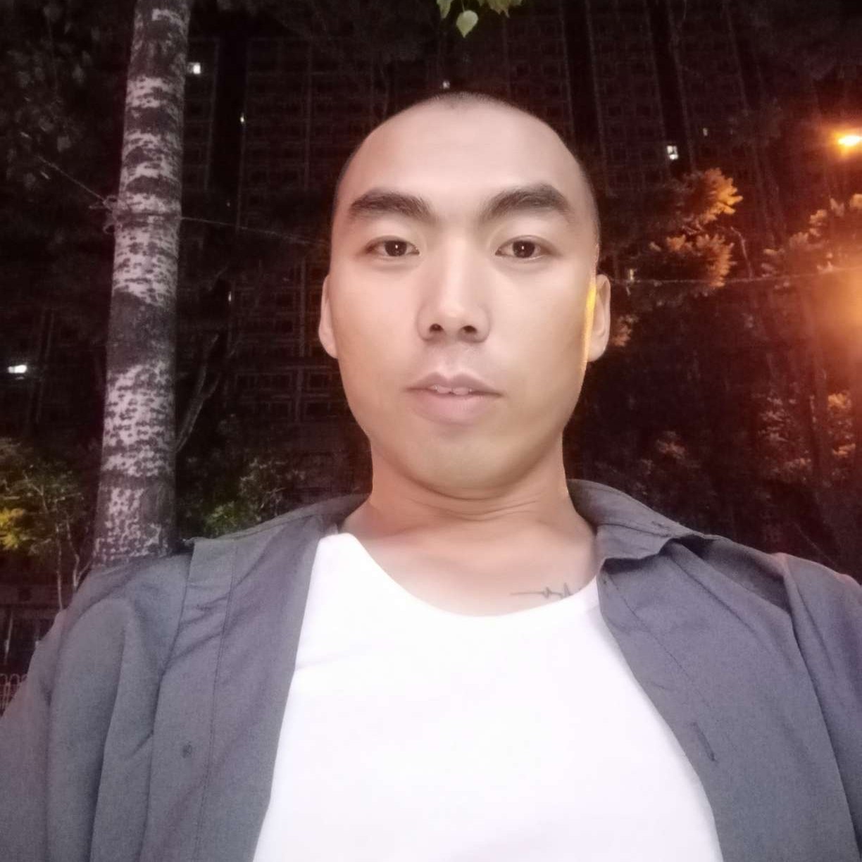 俗人，，的照片