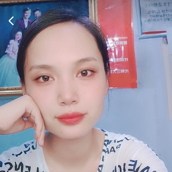 学姐深拥一个人的照片