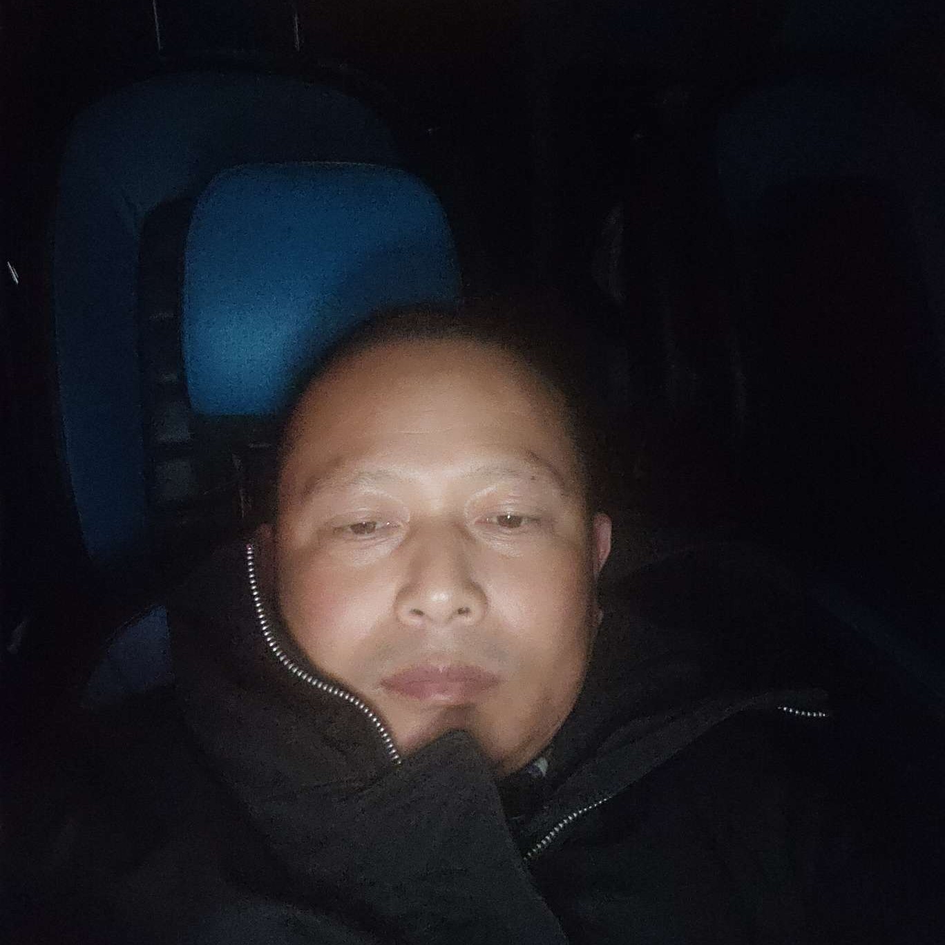 黯然回首矜柔的照片