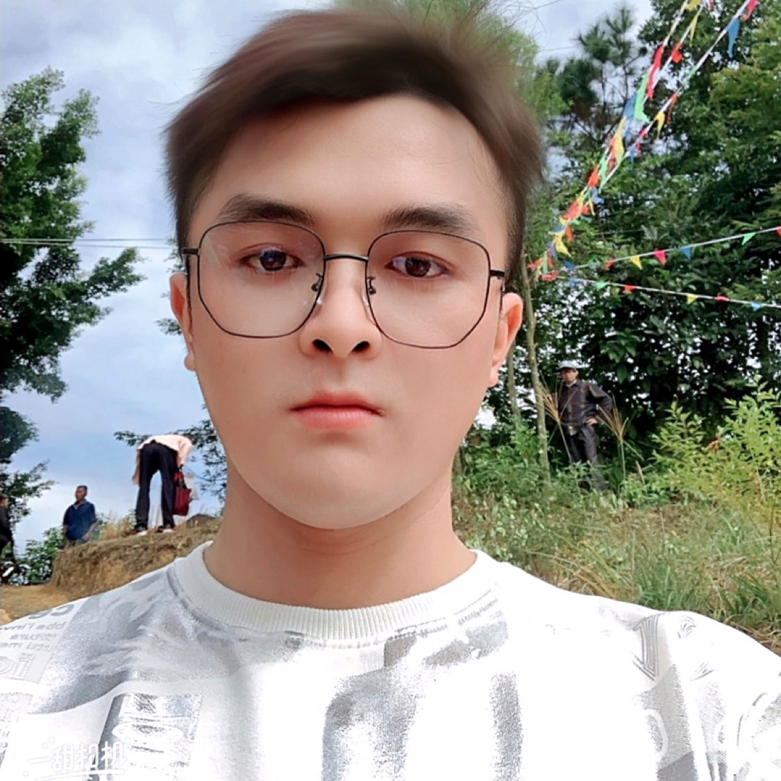 红牛拾忆灼热的照片