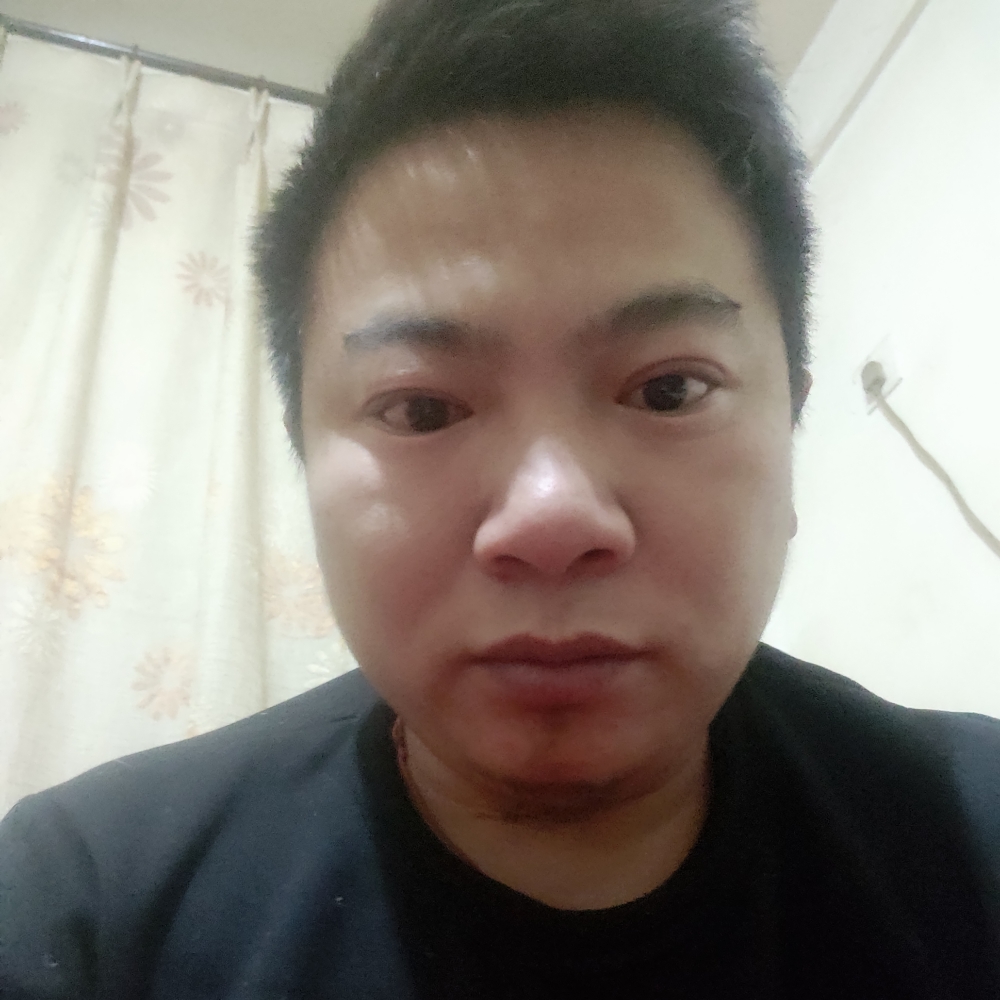 微笑还石头的照片