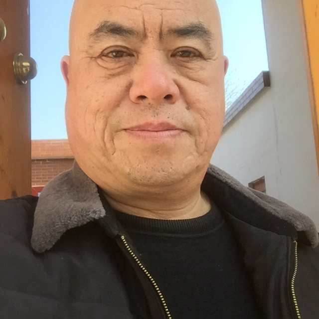 百褶裙向从容的照片