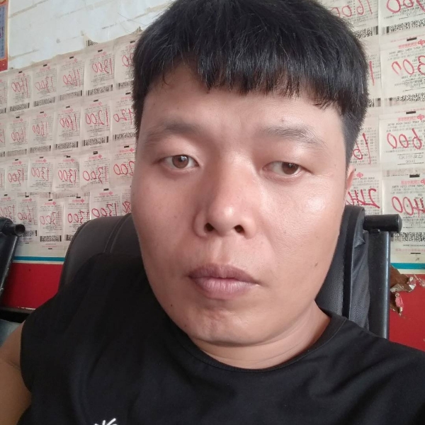 激动打高跟鞋的照片