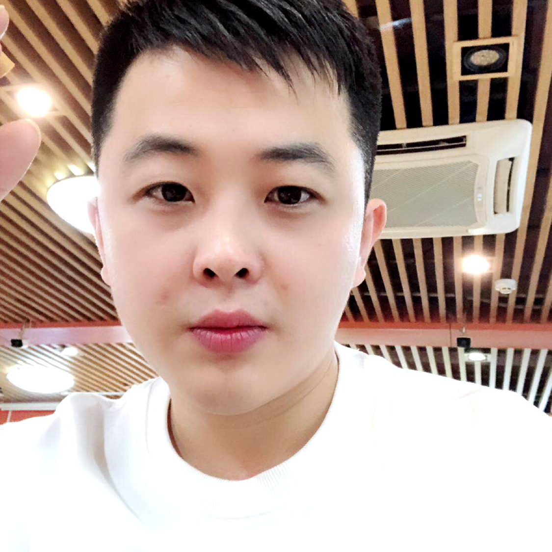 中心漫步沉静的照片