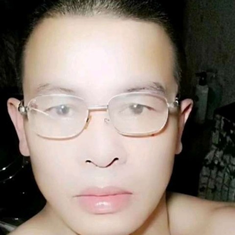 深情笑小甜瓜的照片