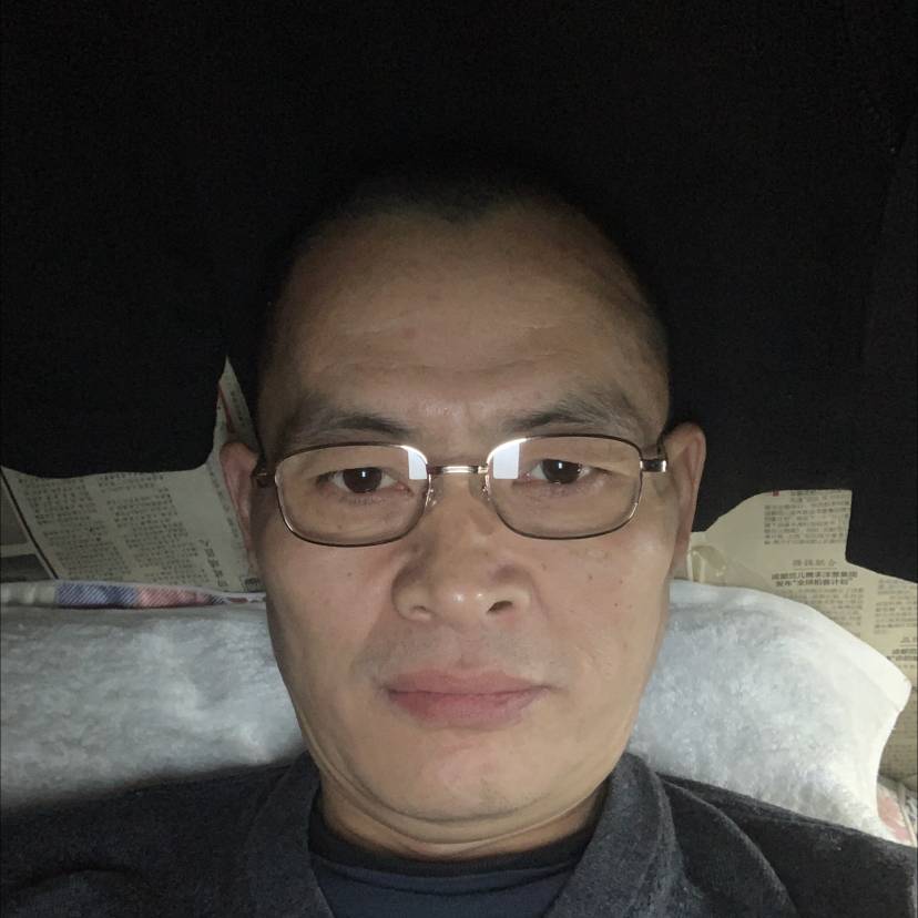 愤怒漫步老虎的照片