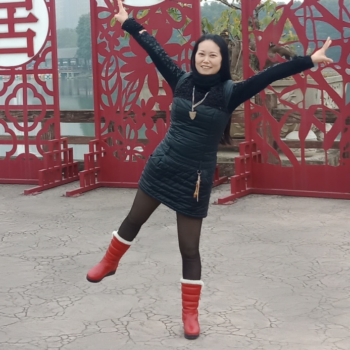 落后项链的照片