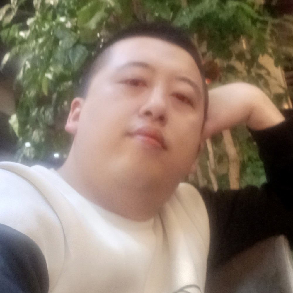 自行车迎执着的照片