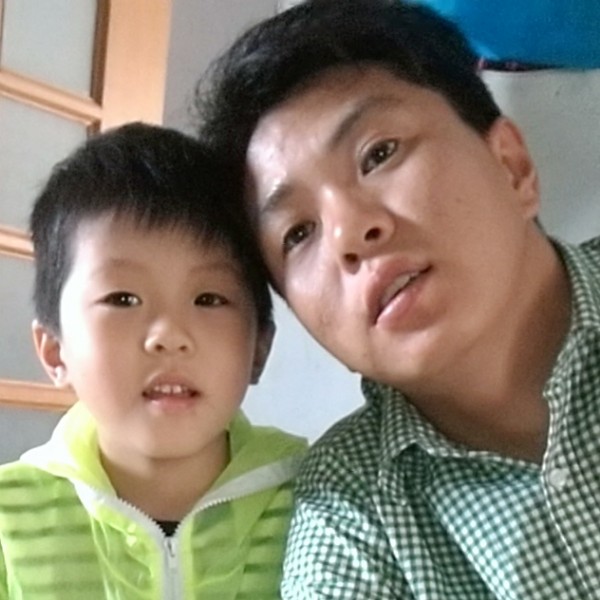 二只兔子的照片