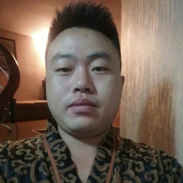 刚分手的男人的照片