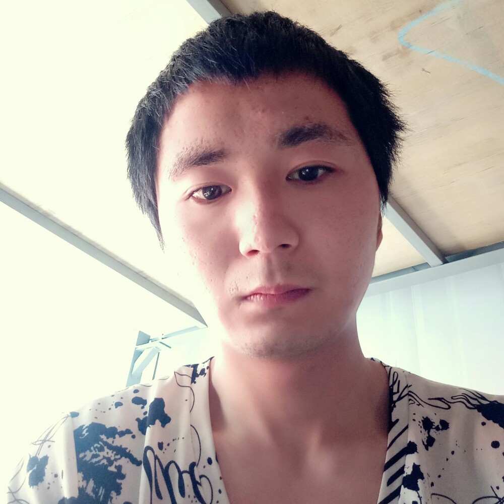 喜悦方微笑的照片