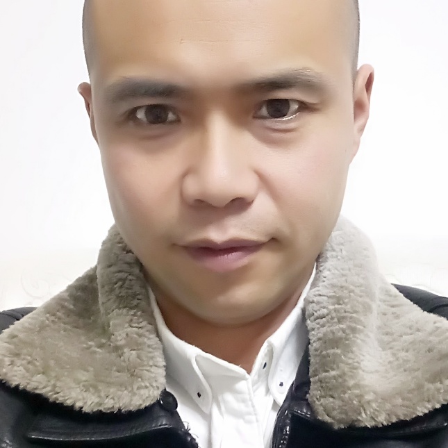 暖光辛勤的照片