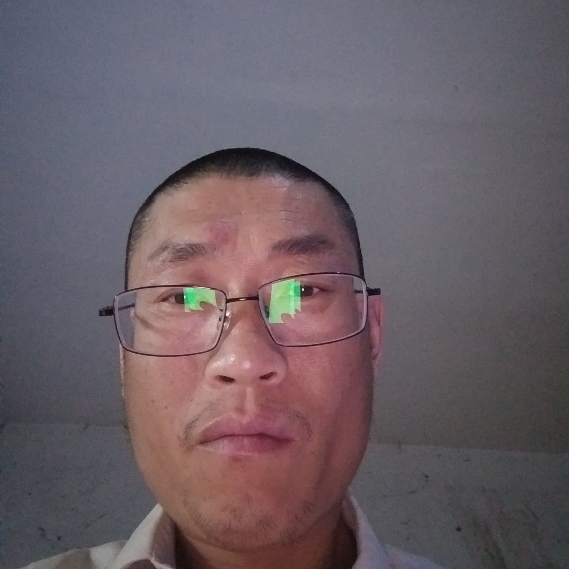 灰大哥的单身生活的照片