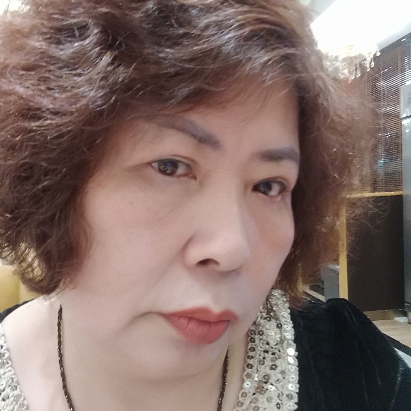 小蜜蜂女士的照片