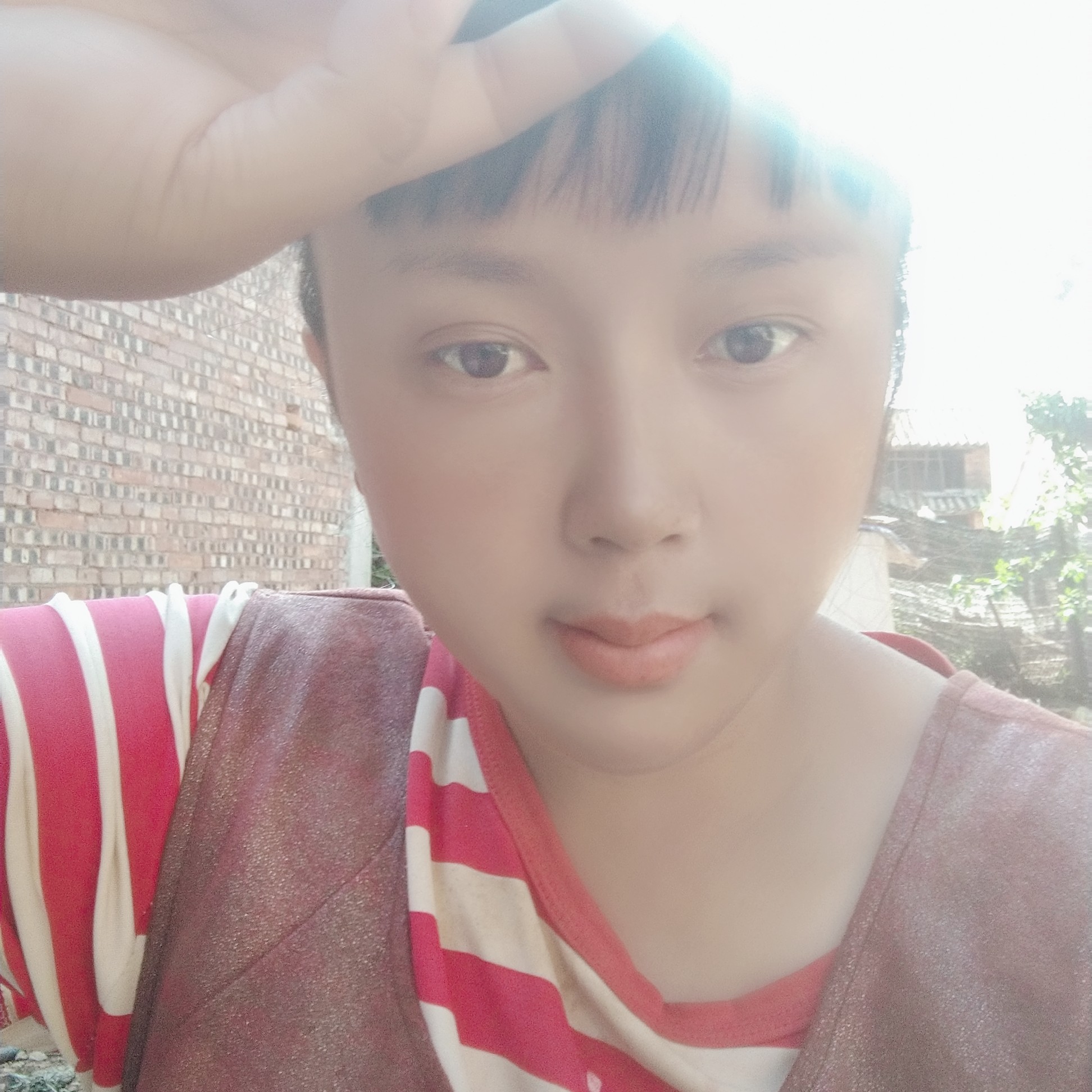 水蜜桃闻热情的照片
