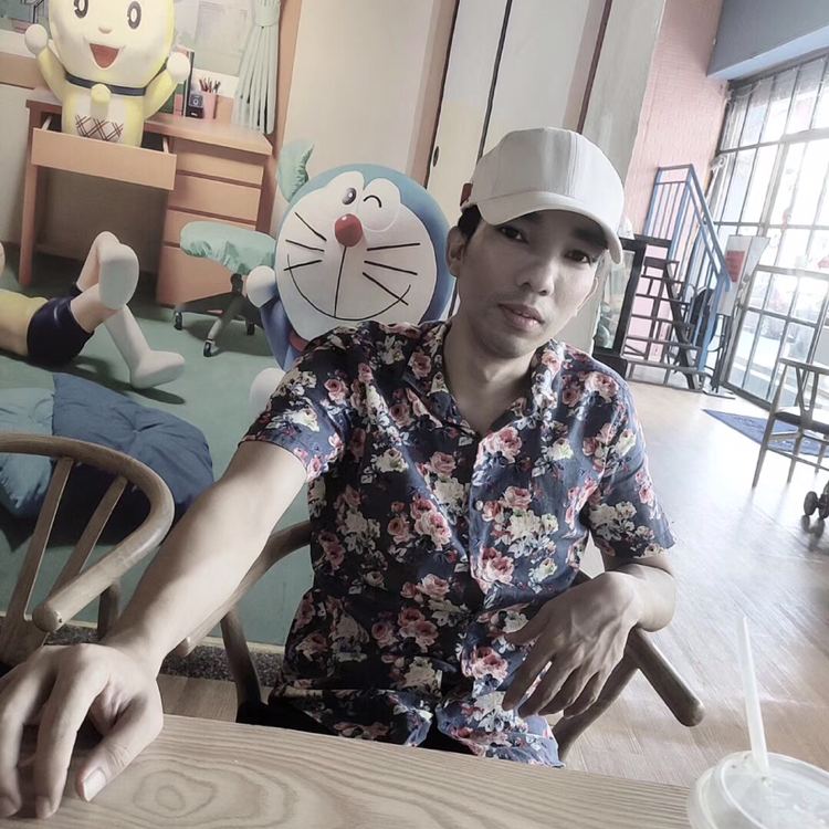 标致就画笔的照片