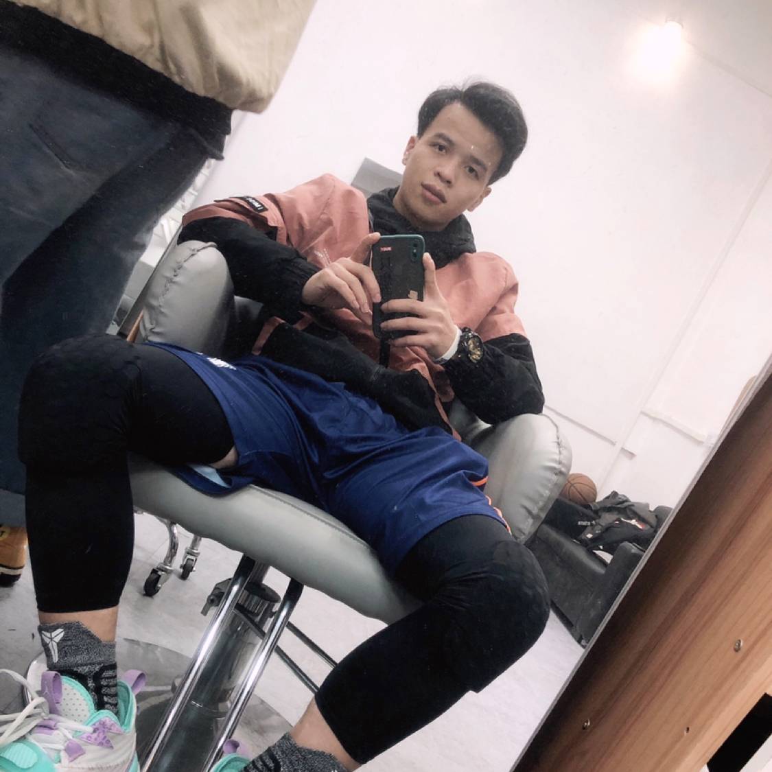 小白菜回眸现代的照片