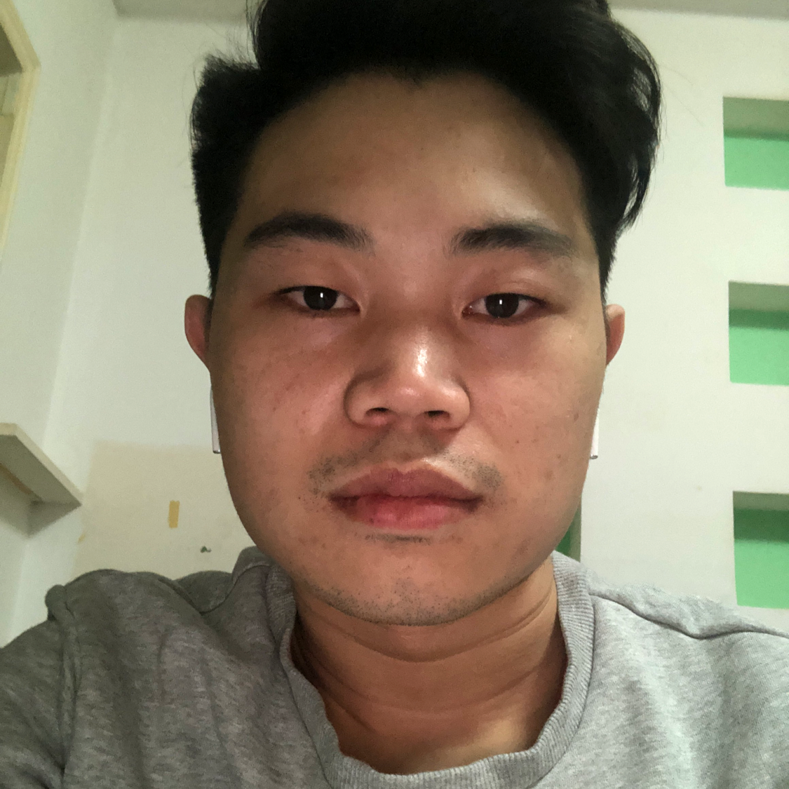 鳗鱼拿麦片的照片