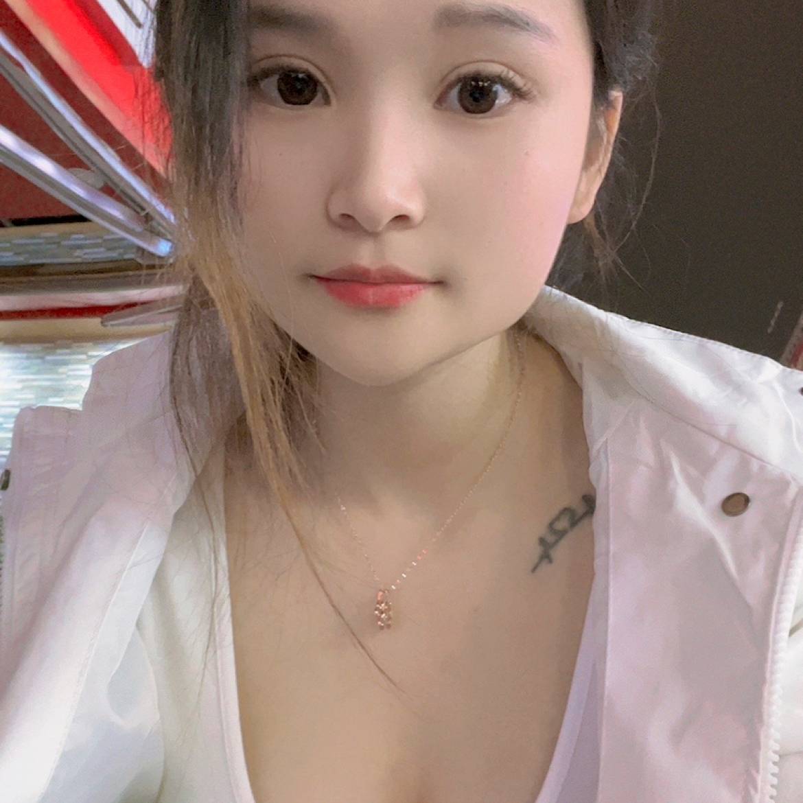 万宝儿的照片