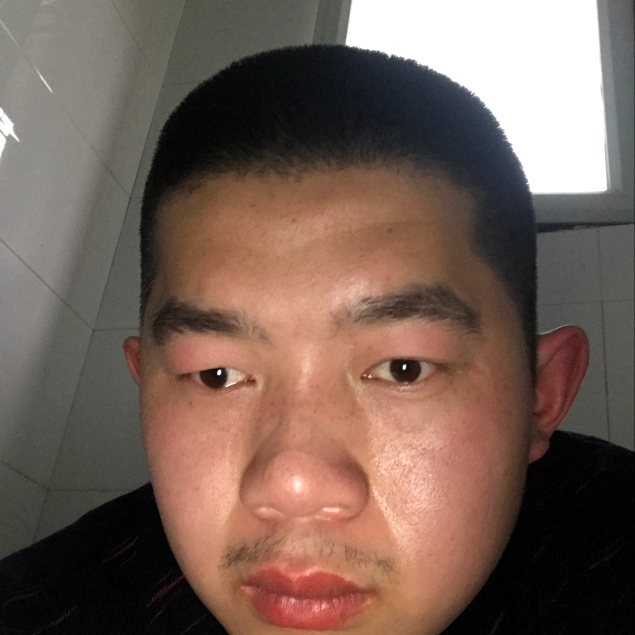浩浩哥哥的照片