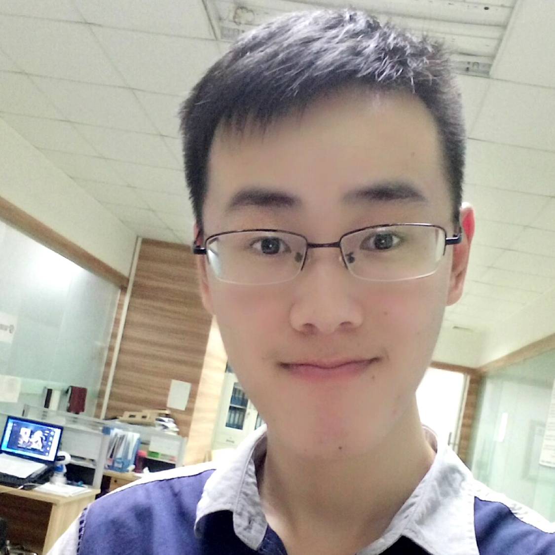 猛男掉泪的照片
