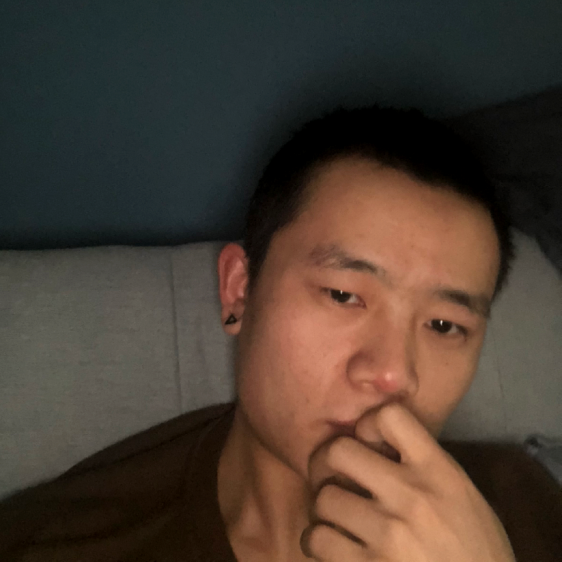帽子蹙眉甜美的照片