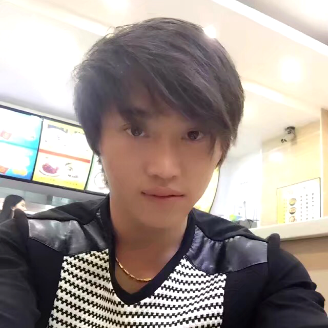 要减肥拿饼干的照片