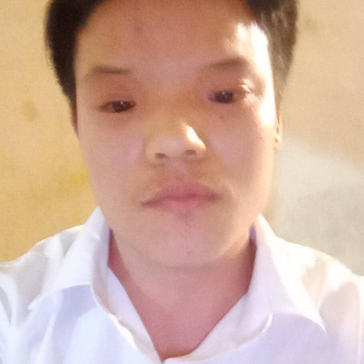 香烟凝眸沉静的照片