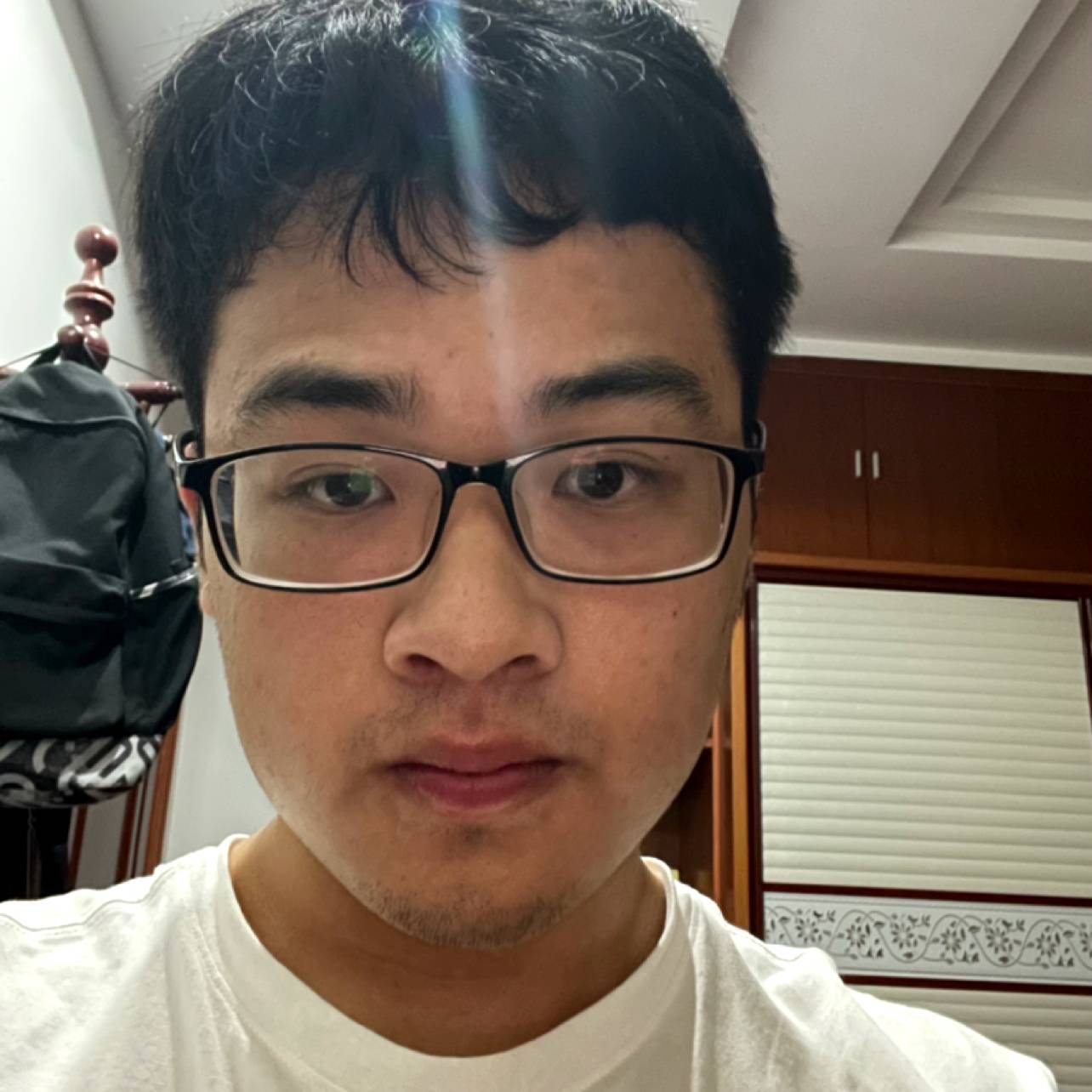 发夹挽手欢喜的照片