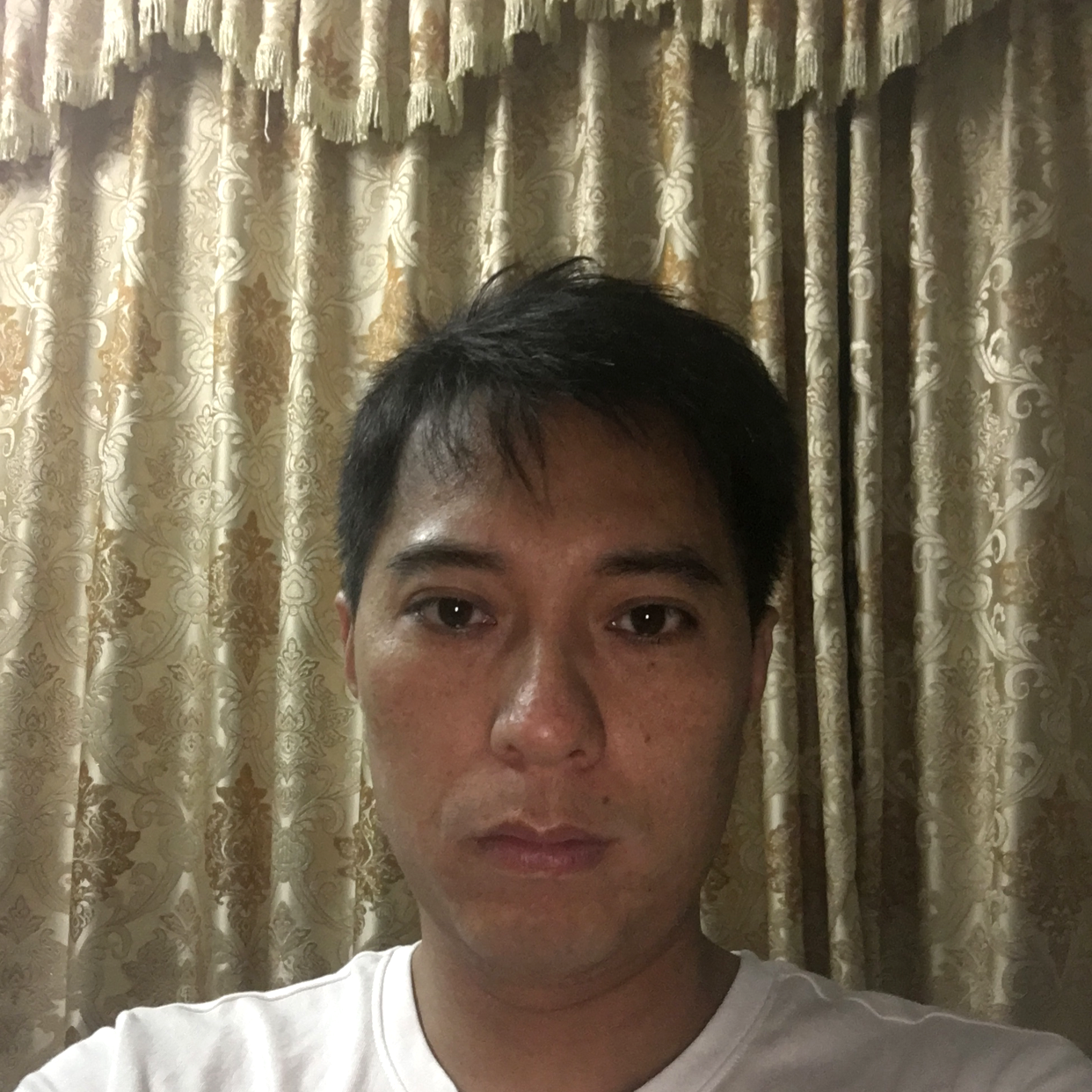 麦伟斌的照片