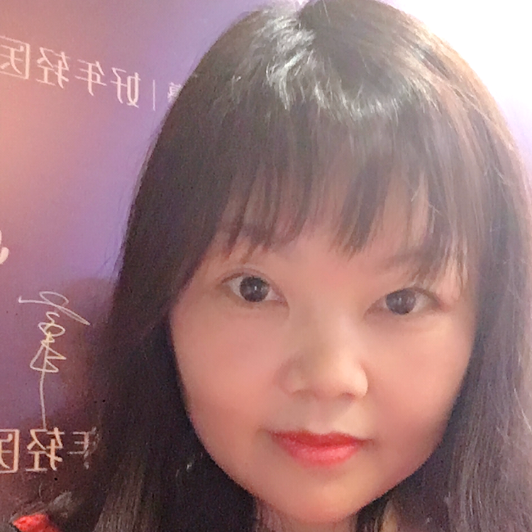 眼睛会笑的女生的照片