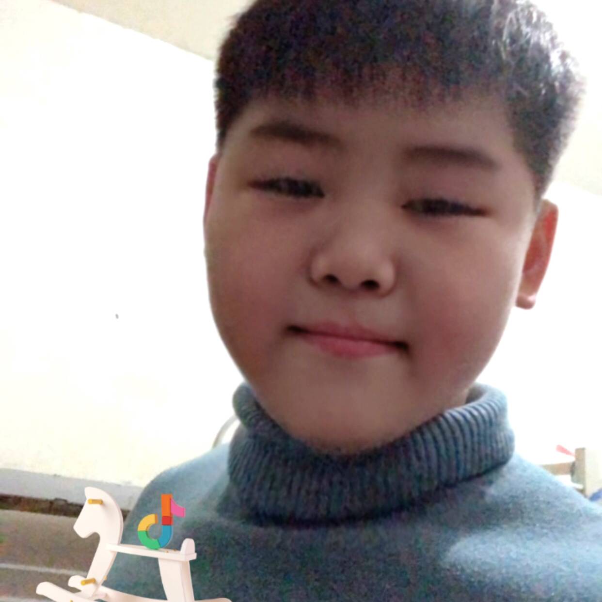 任性吃醋小熊猫的照片
