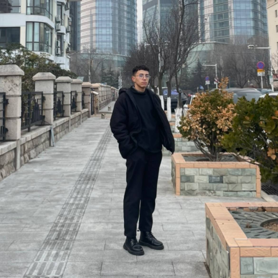 眉目清的照片