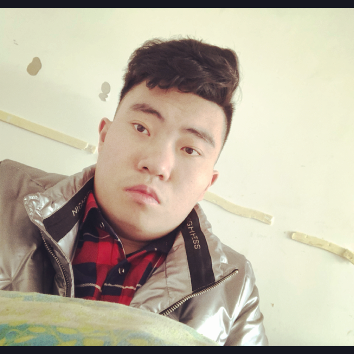微笑给机智的照片